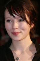 Emily Browning Poster Z1G131779