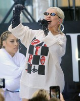 Christina Aguilera Sweatshirt #2105017