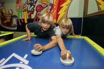 Cole Sprouse & Dylan Sprouse Mouse Pad Z1G2280747