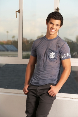 Taylor Lautner Longsleeve T-shirt