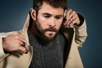 Chris Hemsworth tote bag