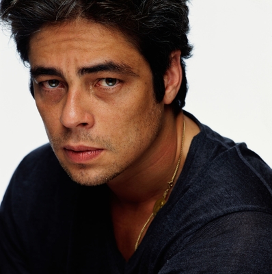 Benicio Del Toro Longsleeve T-shirt