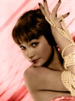 Shirley MacLaine Poster Z1G311273