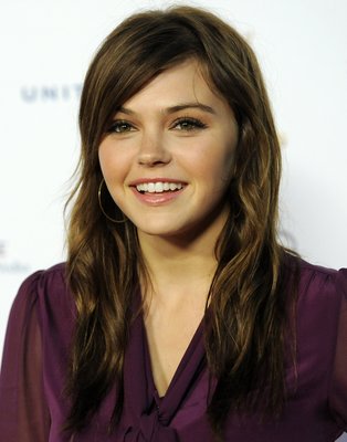 Aimee Teegarden Poster Z1G318818