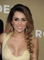 Miley Cyrus Sweatshirt #743830