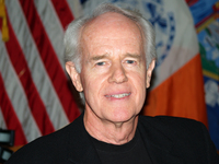 Mike Farrell Poster Z1G342690