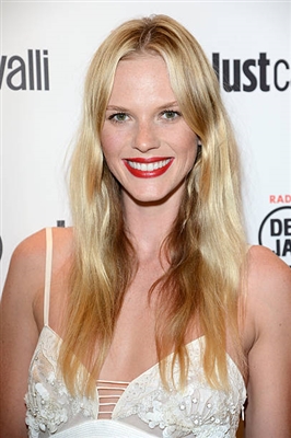 Anne Vyalitsyna mouse pad