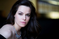 Emily Hampshire Poster Z1G356873