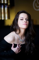 Emily Hampshire Poster Z1G356890