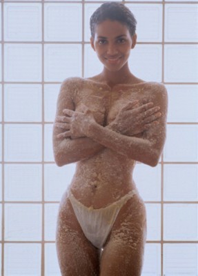 Halle Berry Poster Z1G40584