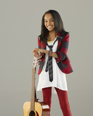 China Anne Mcclain Poster Z1G522454