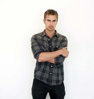 Theo James mug #Z1G525222