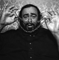 Luciano Pavarotti Longsleeve T-shirt #960134