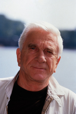 Leslie Nielsen Poster Z1G546857