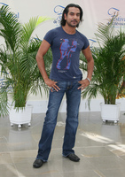 Naveen Andrews t-shirt #Z1G548540