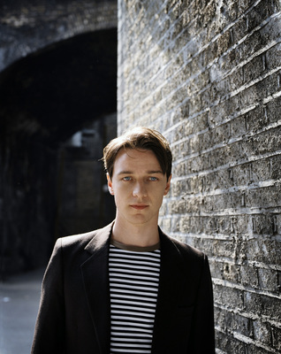 James McAvoy - Photoshoot x38 HQ Poster Z1G551629