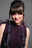 Crystal Reed Poster Z1G580640