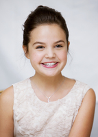 Bailee Madison Mouse Pad Z1G587307