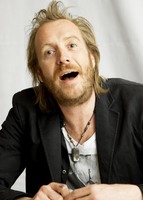 Rhys Ifans Poster Z1G639534