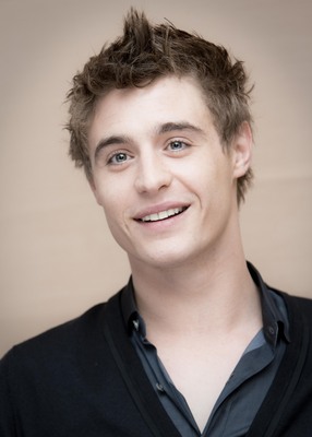 Max Irons Poster Z1G640850