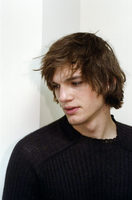 Ashton Kutcher Sweatshirt #1083419