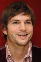 Ashton Kutcher Longsleeve T-shirt #1083449