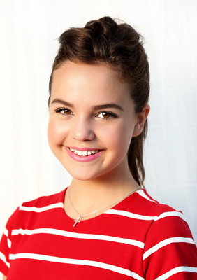 Bailee Madison Poster Z1G664445
