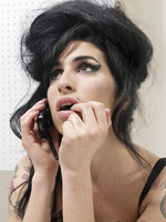 Amy Winehouse Longsleeve T-shirt #1110047