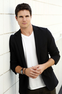 Robbie Amell Poster Z1G674207
