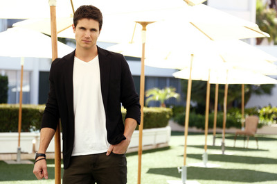 Robbie Amell Poster Z1G674211