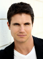 Robbie Amell Poster Z1G674214