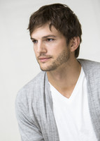 Ashton Kutcher Sweatshirt #1129292