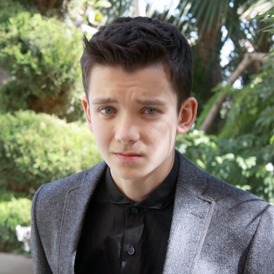 Asa Butterfield Mouse Pad Z1G687159