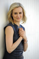 Taylor Schilling Poster Z1G691316