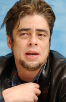 Benicio del Toro Poster Z1G718066