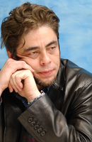 Benicio del Toro Poster Z1G718077