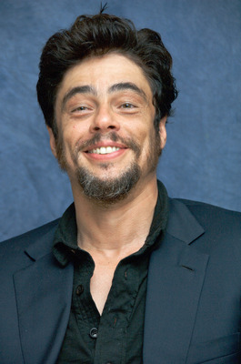 Benicio Del Toro Poster Z1G720384
