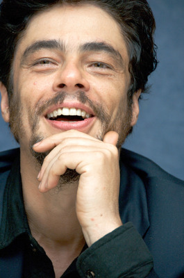 Benicio Del Toro Poster Z1G720386