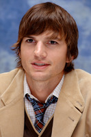 Ashton Kutcher hoodie #1174657