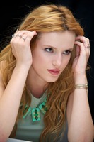 Bella Thorne Mouse Pad Z1G737895