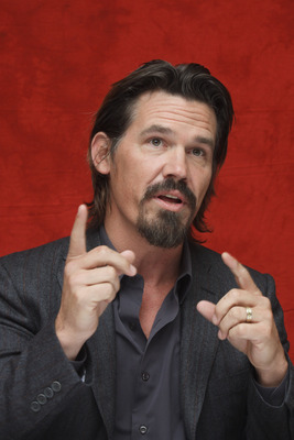 Josh Brolin Poster Z1G744219