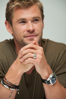 Chris Hemsworth Sweatshirt #1230012