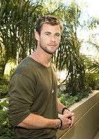 Chris Hemsworth Sweatshirt #1230020