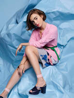 Lily Collins Poster Z1G766473
