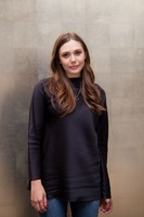 Elizabeth Olsen Sweatshirt #1233057