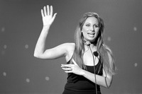 Barbra Streisand Longsleeve T-shirt #1370184