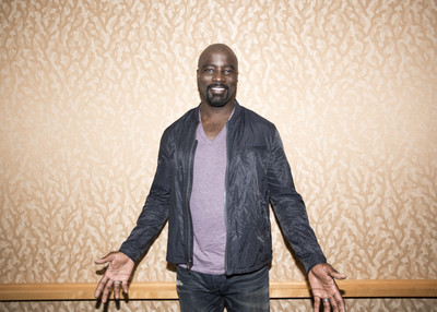 Mike Colter Longsleeve T-shirt