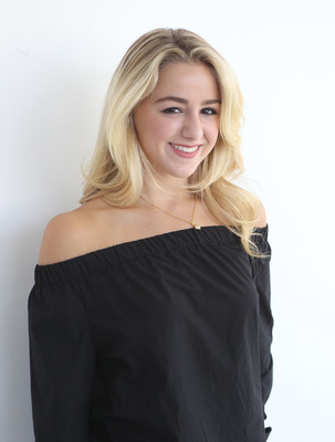 Chloe Lukasiak Poster Z1G908167