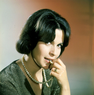 Claire Bloom Poster Z1G913221