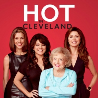 Hot in Cleveland movie poster (2010) Sweatshirt